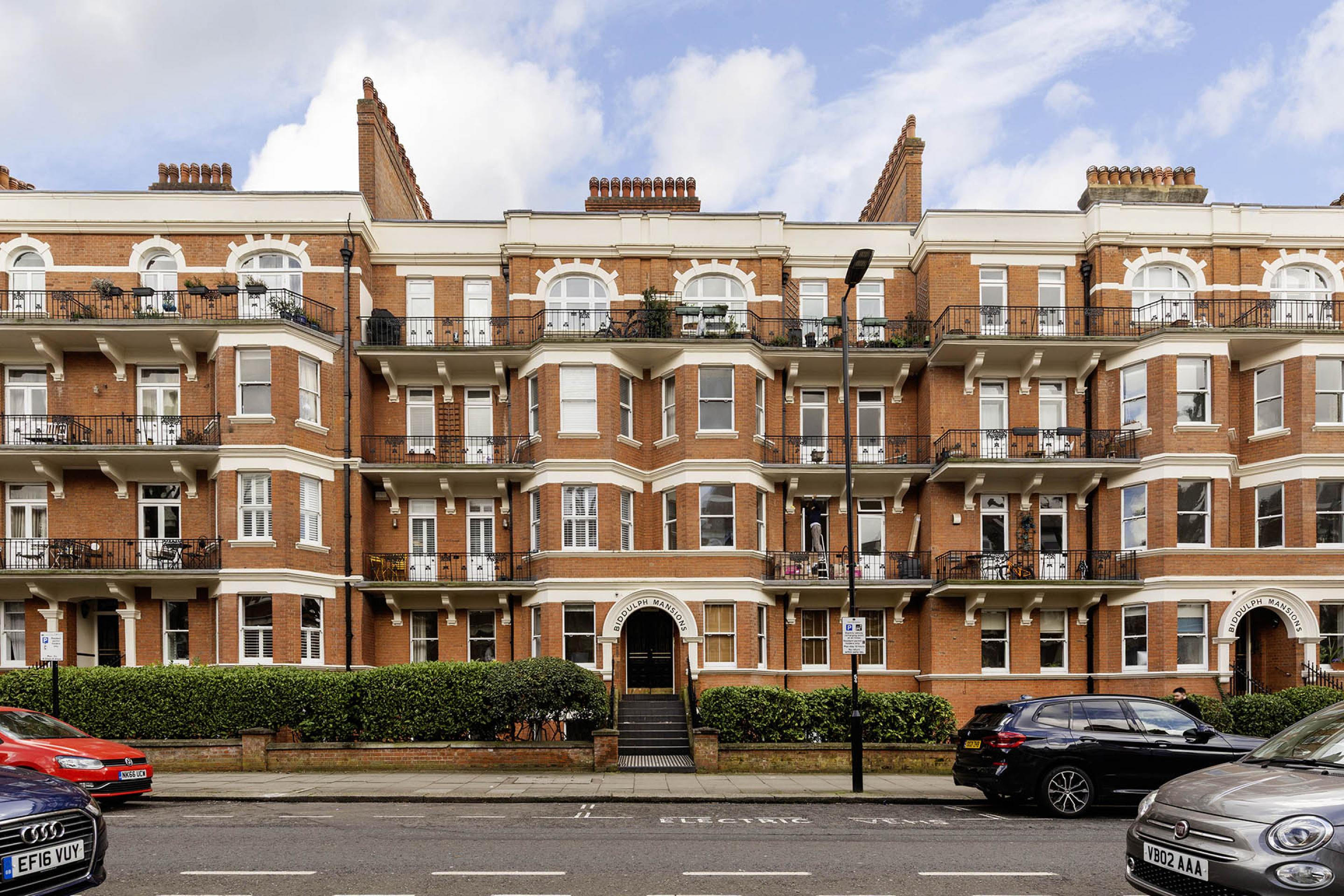			2 Bedroom, 1 bath, 1 reception Flat			 Biddulph Mansions, Maida Vale W9